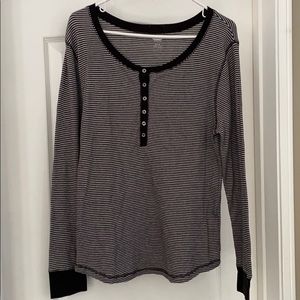 Used Old Navy thermal top